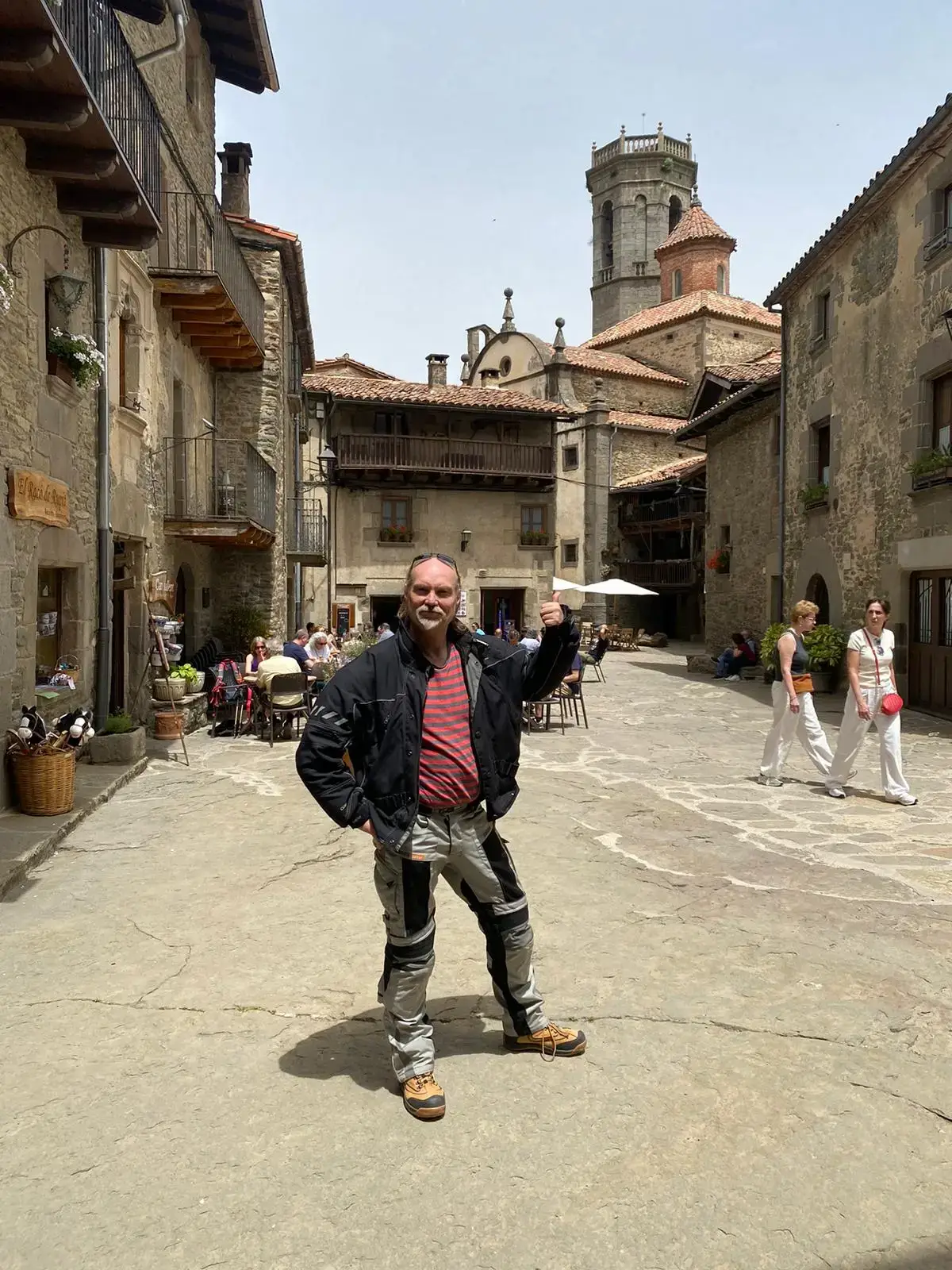 Arno Altstadt Katalonien Motorradreisen in Spanien